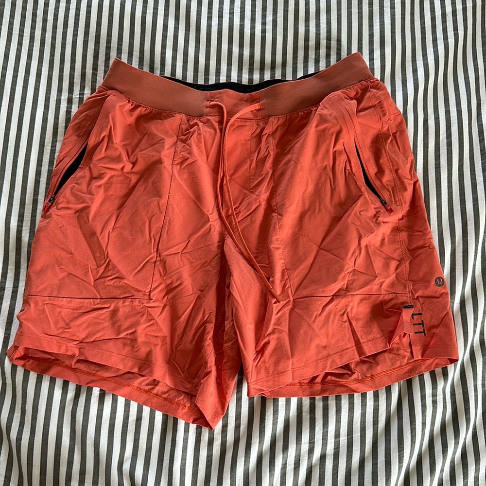 Large Men’s Lululemon Short - LTT